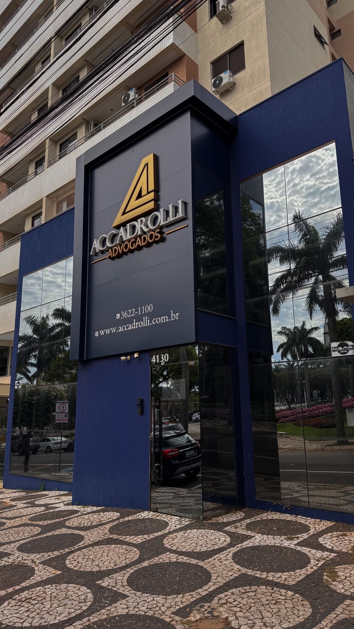 Fachada do escritório Accadrolli Advogados
